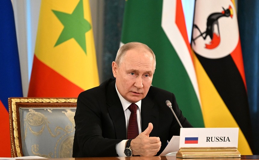 Putin le prezintă liderilor africani proiectul unui acord de pace cu Ucraina care ar fi fost convenit la Istanbul în martie 2022, dar la care Kievul ar fi renunţat ulterior