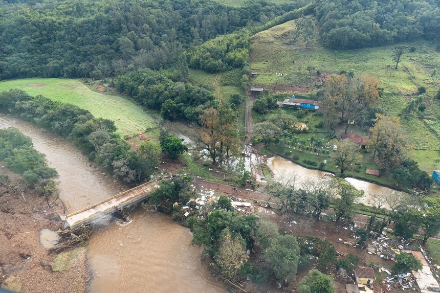 Brazilia: 11 morţi şi 20 de dispăruţi, după ce un ciclon a lovit sudul ţării

