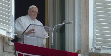 La prima sa apariţie publică după externare, Papa Francisc condamnă atacul brutal asupra şcolii din Uganda