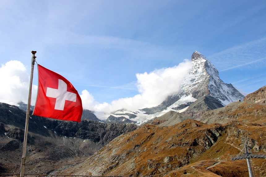 Elveţienii votează masiv pentru creşterea impozitării companiilor şi reducerea combustibililor fosili