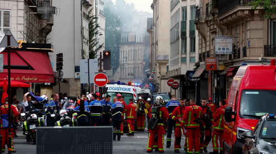 Parchetul din Paris deschide o anchetă cu privire la vătămare din culpă în explozia de la Paris American Academy. Căutări sub dărâmături. Incendiul a fost ”circumscris”. 230 de pompieri şi nouă medici la intervenţie