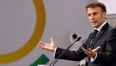 Macron cere, la Summitul Noului Pact Financiar de la Paris, un ”şoc al finanţării publice”. Există ”mulţi bani”, dar nu neapărat în ”serviciul progresului planetei”, deplânge el. Activistă ugandeză Vanessa Nakate atacă profiturile petroliere