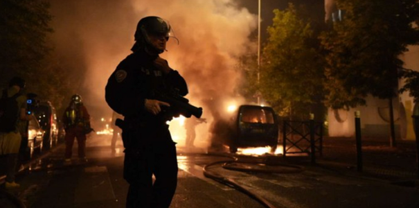 Guvernul francez mobilizează 40.000 de poliţişti şi jandarmi joi seara, împotriva unor eventuale violenţe, după uciderea lui Nahel de către un poliţist la un control rutier