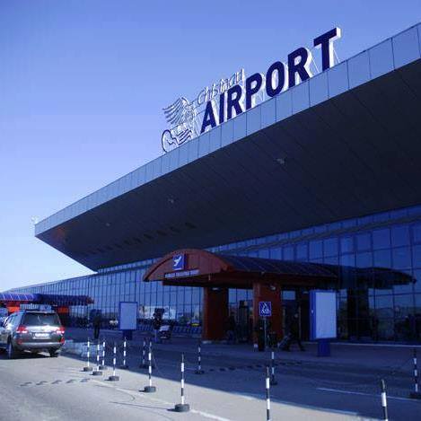 UPDATE - Focuri de armă pe Aeroroportul Chişinău / Două persoane au murit / Suspectul, un bărbat din Tadjikistan căruia nu i s-a permis intrarea în ţară, a fost prins / Maia Sandu anunţă cine sunt victimele / Un pasager, rănit