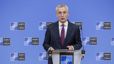 Cum a răspuns Jens Stoltenberg când a fost întrebat dacă un nor radioactiv ce ar rezulta în urma unui sabotaj la centrala Zaporojie ar putea declanşa Articolul 5 din Tratatul NATO