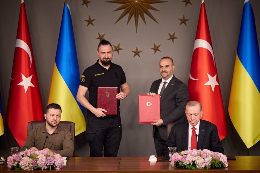 Ucraina şi Turcia au semnat un Memorandum de înţelegere în domeniul industriilor strategice 