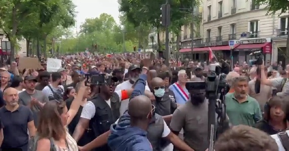 Marşuri în Franţa împotriva violenţei poliţiei. Cel puţin 2.000 de persoane au manifestat la Paris în ciuda interdicţiilor