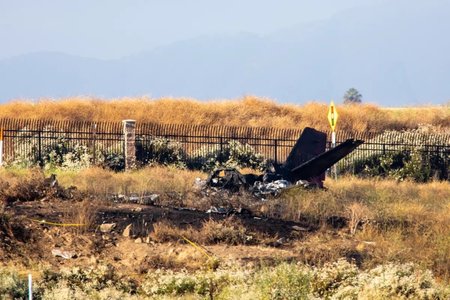Şase morţi după ce avionul unei corporaţii s-a prăbuşit în apropiere de Los Angeles