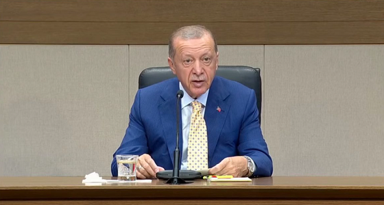 Erdogan condiţionează aderarea Suediei la NATO de redeschiderea negocierilor de aderare ale Turciei la UE şi exercită presiuni asupra Uniunii, înainte de a pleca la summitul de la Vilnius. ”Noi suntem Turcia, nu suntem o ţară oarecare”