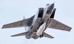 Alertele de raid aerian răsună la Kiev după ce un avion de război rus ce poate transporta rachete supersonice a decolat la scurt timp după începerea summitului NATO
