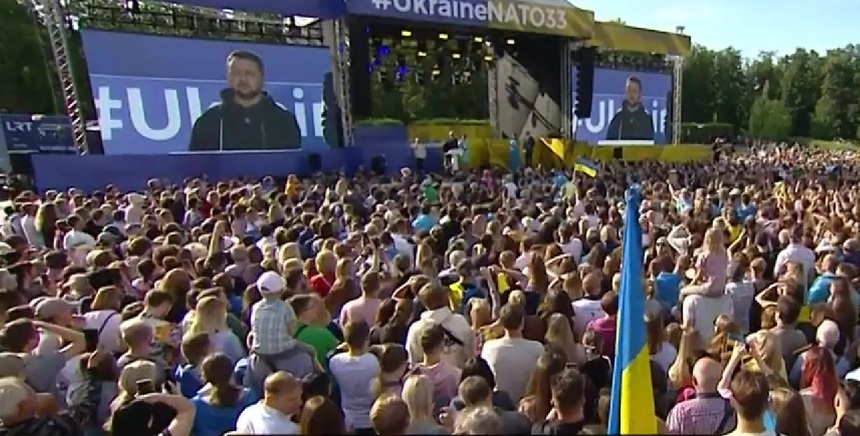 Zelenski rosteşte un discurs la Vilnius în  faţa a mii de oameni - VIDEO