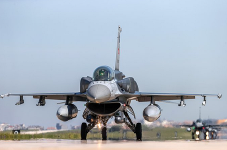 CNN: România va începe să antreneze piloţii ucraineni pe F-16 chiar de luna viitoare. Bucureştiul a cerut un simulator de zbor de la Lockheed Martin