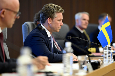 Suedia semnează acorduri cu Ucraina în vederea unei simplificări şi accelerări a livrării de material militar, anunţă Guvernul de la Stockholm