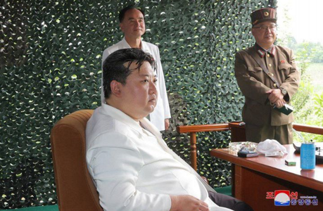 Misterul smartphone-ului pliabil al dictatorului nord-coreean Kim Jong Un