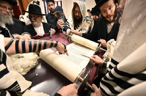 Suedia autorizează arderea Torei şi Bibliei în faţa sediului Ambasadei Israelului la Stockholm. Israelul cere ”împiedicarea” arderii