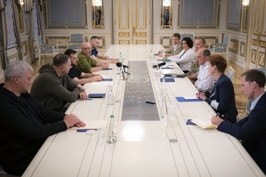 Ministrul britanic al apărării spune că au fost interpretate greşit comentariile sale aparent critice la adresa Ucrainei
