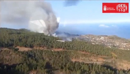 Un incendiu de pădure în insula spaniolă La Palma a forţat evacuarea a cel puţin 500 de persoane