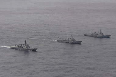 SUA, Coreea de Sud şi Japonia au organizat duminică un exerciţiu naval comun de apărare antirachetă, ca reacţie la testele de rachete ale Coreei de Nord