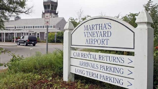 Incident pe Martha’s Vineyard la 24 de ani după accidentul în care a murit Kennedy Jr.: Aterizare forţată a unui avion al cărui pilot avea o urgenţă medicală. Aparatul de zbor, controlat de o pasageră