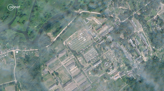 CNN: Primul convoi Wagner a sosit în Belarus, la baza militară dezafectată Asipovici, arată imagini satelitare Planet Labs şi Airbus. Alte două convoaie Wagner se află pe drum. Locul unde se află Evgheni Prigojin rămâne necunoscut
