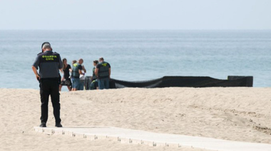 Poliţia spaniolă identifică corpul fără cap al unei fetiţe în vârstă de opt luni, în urma unui naufragiu la Mediterana. Părinţii bebeluşului au murit la 6 aprilie, după ce ambarcaţiunea a plecat din Algeria, cu 15 migranţi la bord, la 21 martie