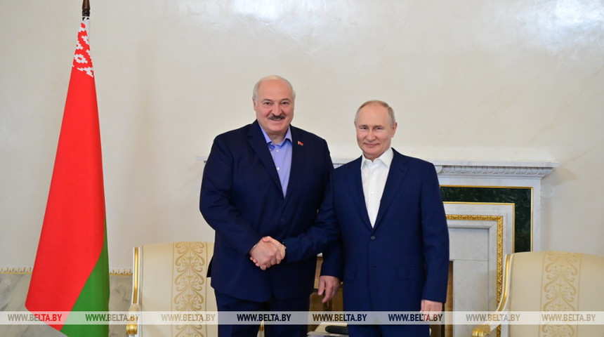 Glumele lui Lukaşenko cu Putin: Preşedintele Belarusului spune că luptătorii Wagner îl "stresează" pentru că vor să meargă în Polonia