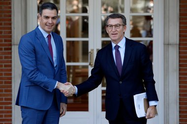 Alegerile legislative din Spania, cu final incert. Dreapta are un avans, dar insuficient pentru majoritate. Sanchez a trecut probabil de la statutul de premier demisionar la cel de potenţial candidat la formarea unui alt guvern