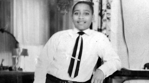 Joe Biden ridică un monument în memoria lui Emmett Till, un adolescent afroamerican răpit, torturat şi ucis în 1955, în Mississippi, acuzat că a fluierat o femeie albă