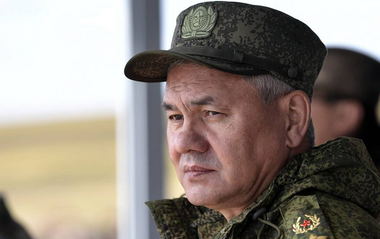 Serghei Şoigu, într-o vizită de trei zile în Coreea de Nord, la marcarea a 70 de ani de la sfârşitul Războiului Coreei, în vederea unei ”consolidări legăturilor militare ruso-nord-coreene”