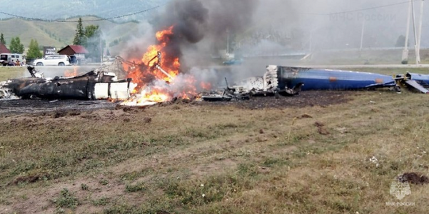 Patru morţi, zece răniţi şi supravieţuitori în urma unui accident al unui elicopter de tip Mi-8 în Siberia. Agenţia rusă a Aviaţiei Civile anunţă că elicopterul aparţine companiei Altai Avia şi transporta un grup de turişti.