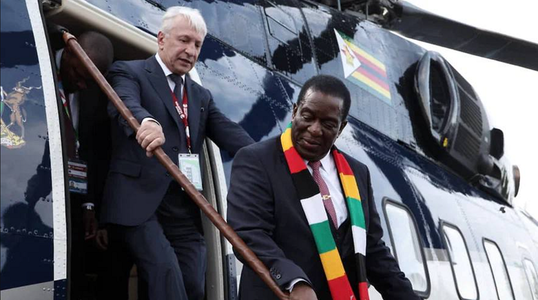 Putin îi oferă un elicopter prezidenţial omologului său din Zimbabwe Emmerson Mnangagwa