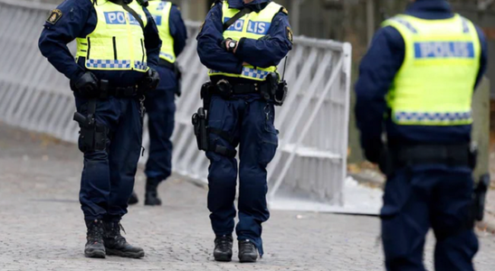 Suedia îşi consolidează alerta antiteroristă după o serie de profanări ale Coranului. ”În limba serviciilor suedeze de securitate, dintr-o ţintă legitimă, am devenit o ţintă prioritară”, avertizează Ulf Kristersson, o situaţie ”foarte gravă”