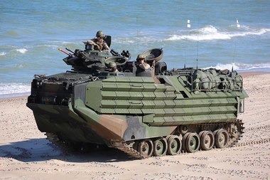 SUA aprobă vânzarea către România a 16 vehicule amfibii de asalt, un contract în valoare de 120,5 milioane de dolari