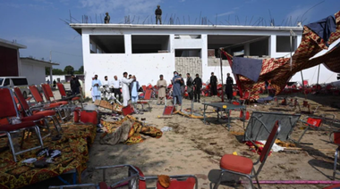 Statul Islamic revendică atentatul sinucigaş din Pakistan, al cărui bilanţ creşte la 54 de morţi, inclusiv 23 de minori