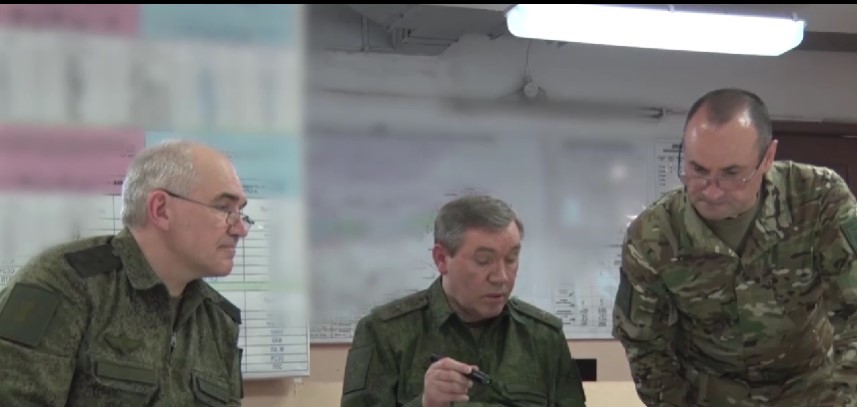 Şeful Statului Major rus, generalul Valeri Gherasimov, a vizitat trupele de pe frontul din Zaporojie şi le-a spus că trebuie să procedeze la lovituri preventive în timp util