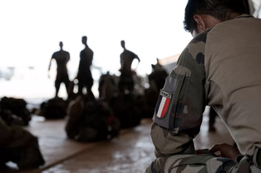 Evacuarea militarilor francezi staţionaţi în Niger ”nu este pe ordinea de zi”, anunţă Statul Major francez. Trei avioane de tip Airbus A330 şi A330 MRTT au plecat din sudul Franţei către aerodromul civil din Niamey