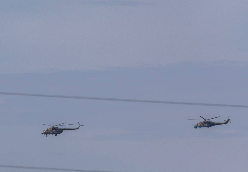 UPDATE-Două elicoptere belaruse au intrat în spaţiul aerian polonez, acuză Varşovia. Însărcinatul belarus, convocat. NATO, informată cu privire la incident. Polonezii urmează să-şi consolideze prezenţa militară la frontieră, inclusiv cu elicoptere de luptă