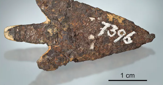 O armă veche de 3.000 de ani, realizată dintr-un metal extraterestru