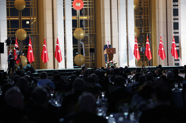 Occidentul ”trebuie să-şi respecte promisiunile” făcute în vederea exportului cerealelor ucrainene la Marea Neagră, cere Erdogan. ”Dacă se extinde războiul la Marea Neagră va fi un dezastru pentru regiunea noastră”