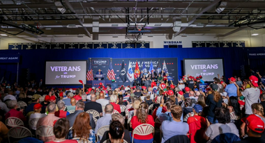 Trump anunţă într-un miting cu veterani la Windham, în New Hampshire, că ar putea fi inculpat a patra oară ”săptămâna viitoare”