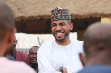 Fiul ambasadoarei Nigerului în Franţa, Aïchatou Boulama Kané, Idrissa Kané, arestat la Niamey. El este directorul general Poştei Nigerului şi este implicat într-o presupusă deturnare de fonduri publice