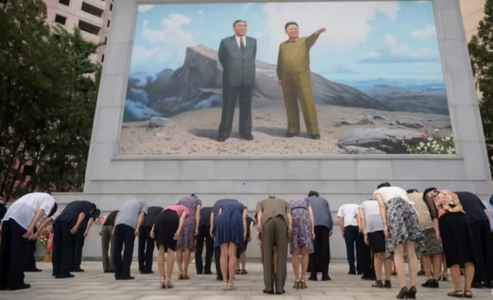 Protejarea efigiilor dictatorilor Kim, ”prioritatea” locuitorilor Coreei de Nord în timpul furtunii tropicale Khanun