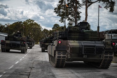 Polonia organizează cea mai mare paradă militară din ultimele decenii, pe măsură ce influenţa sa creşte în Europa. Expert: Vor fi superputerea militară europeană a UE şi a NATO