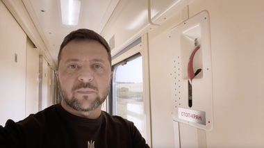 Zelenski: Paşii înainte ai războinicilor noştri pe linia frontului aduc securitate şi protecţie mai aproape de oraşele şi satele noastre/ Ţelul Ucrainei este clar: vom câştiga şi vom oferi Ucrainei puterea de a garanta o pace durabilă - VIDEO