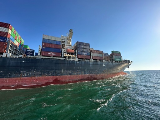 O navă de containere a plecat din portul ucrainean Odesa blocat de Rusia, anunţă Kievul