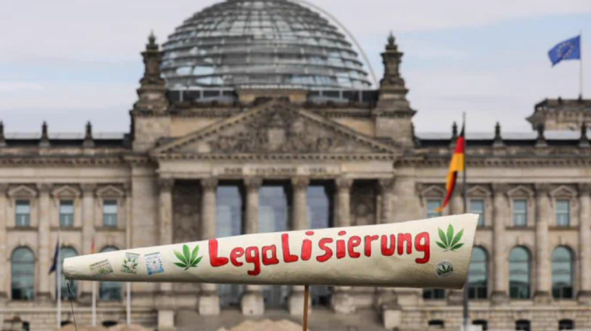 Guvernul german dă undă verde unei legalizări controlate a canabisului