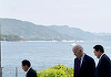 Summit fără precedent la Camp David, între SUA, Japonia şi Coreea de Sud în domeniul securităţii în regiunea Asia-Pacific. China, iritată. ”Vă puteţi decolora părul blond şi tunde părul din nas cât vreţi, dar nu veţi fi niciodată europeni sau occidentali”