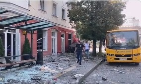 UPDATE - Cel puţin şapte morţi şi peste 100 de răniţi după ce o rachetă rusă a lovit piaţa centrală a oraşului ucrainean Cernihiv, din nordul ţării, în timp ce oamenii se îndreptau către o biserică. Atacul a avariat universitatea şi teatrul din oraş - VID
