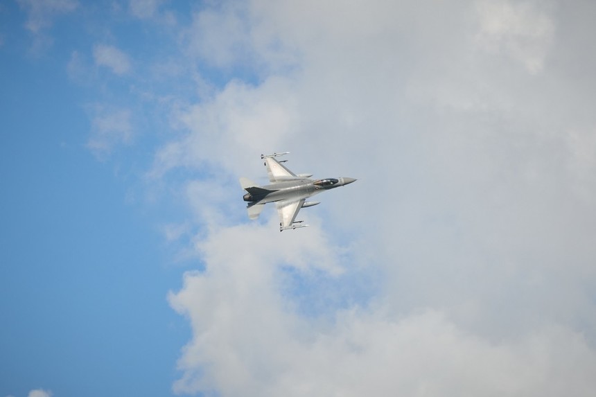 Moscova reacţionează după anunţul că Ucraina va primi avioane F-16: Kievului nu-i este lăsată altă opţiune decât să continue confruntarea cu Rusia