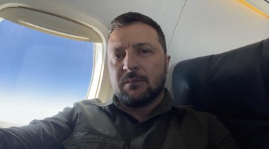Zelenski a sosit la Atena şi va participa la un dineu cu lideri europeni, între care şi premierul Marcel Ciolacu